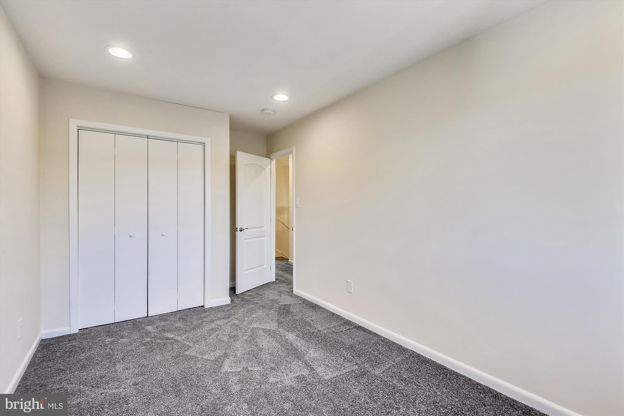 REFLECTION LAKE - Residential