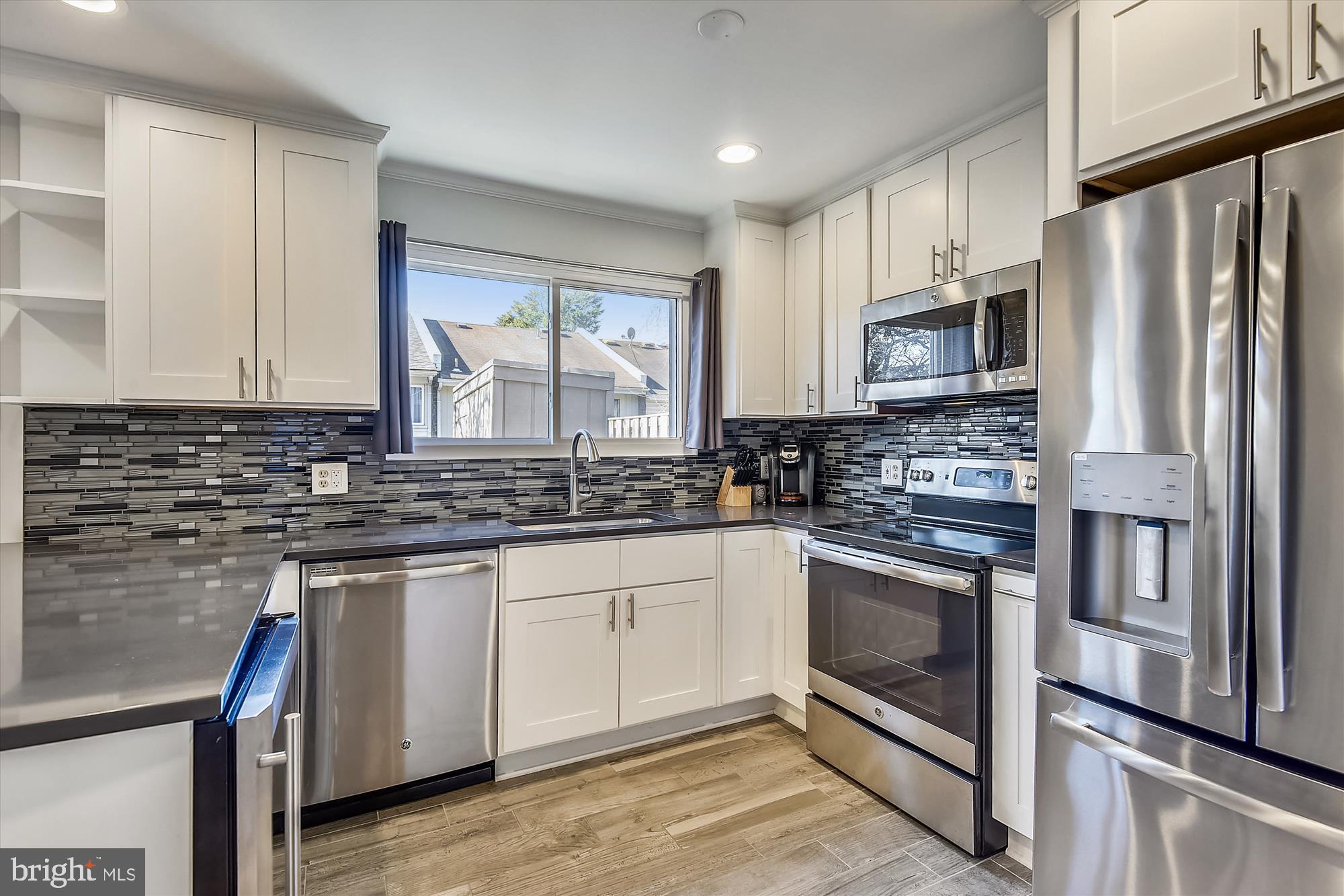 REFLECTION LAKE - Residential