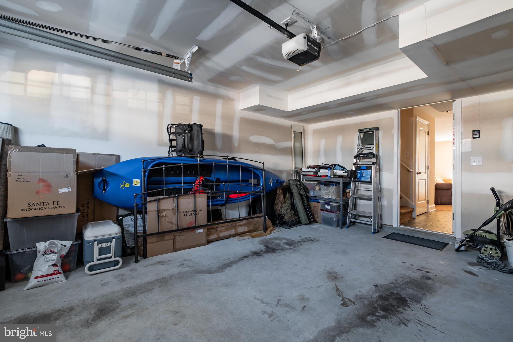 ROXBOROUGH - Residential