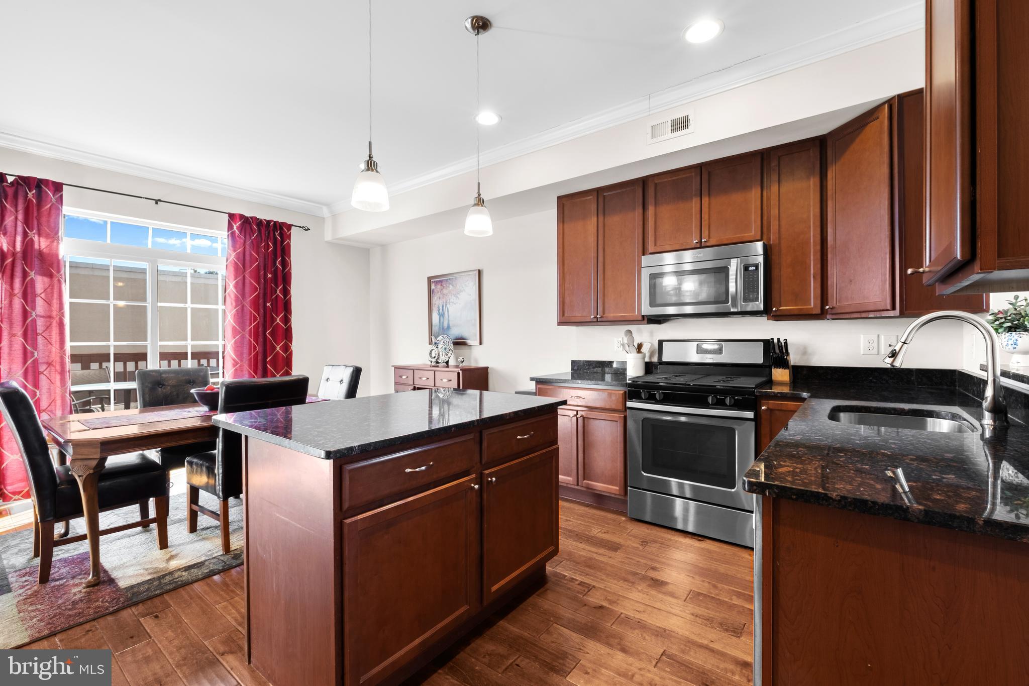 ROXBOROUGH - Residential