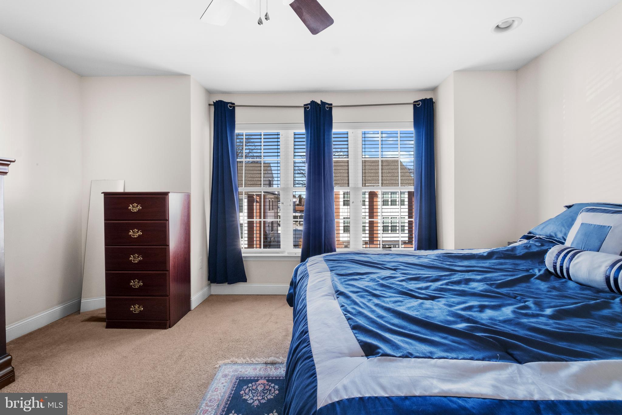 ROXBOROUGH - Residential