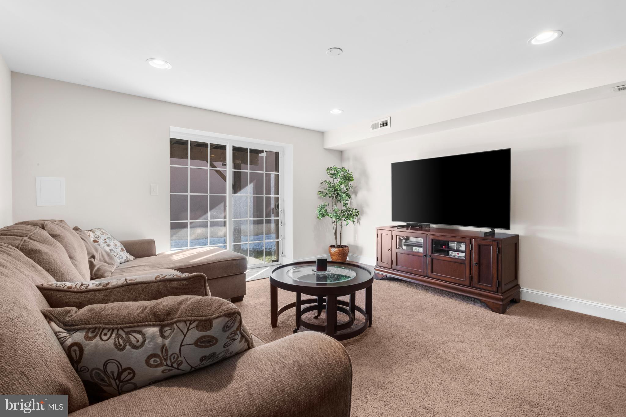 ROXBOROUGH - Residential