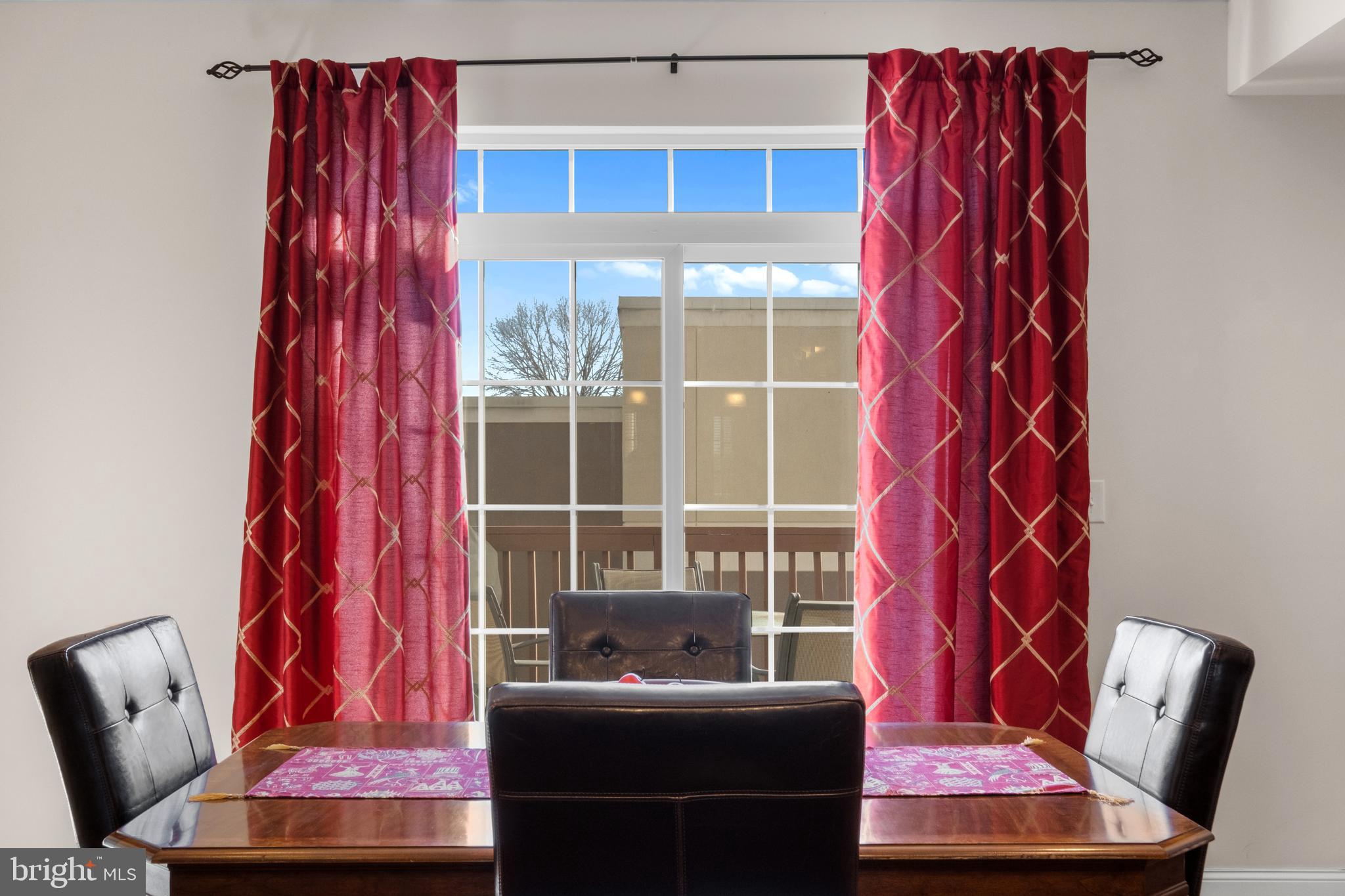 ROXBOROUGH - Residential