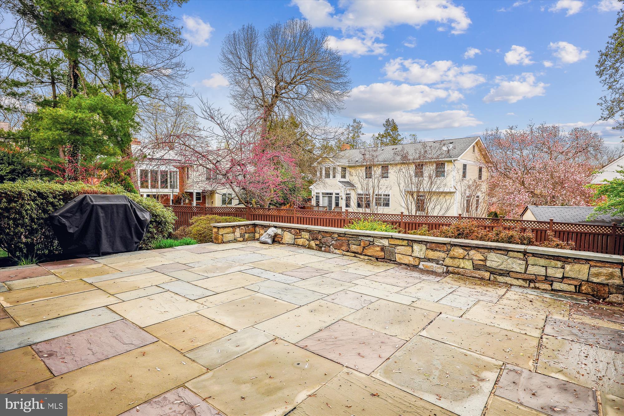 WOODHAVEN - Residential