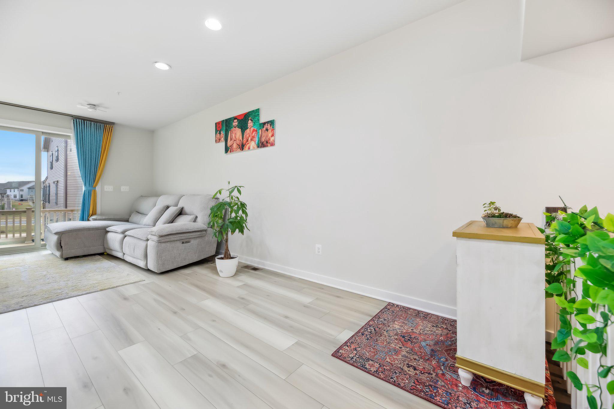 STONE BARN VILLAGE - Residential Lease