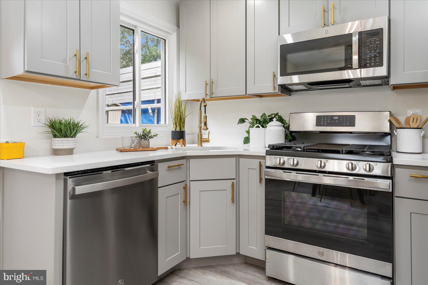 NORTH ENGLEWOOD - Residential