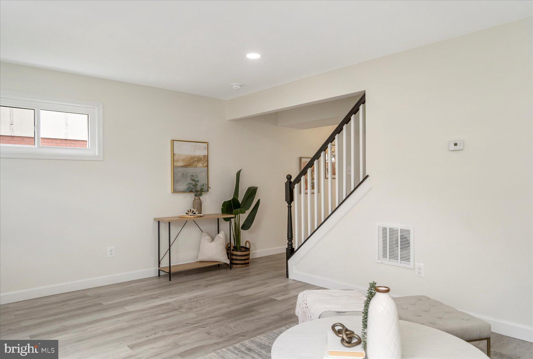 NORTH ENGLEWOOD - Residential