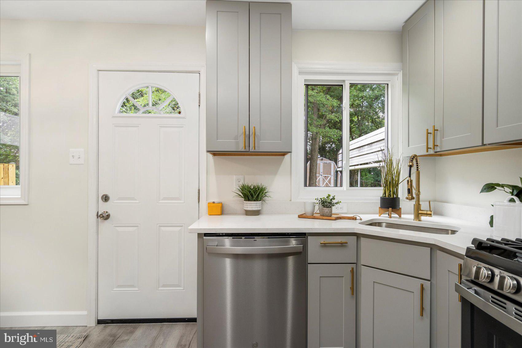 NORTH ENGLEWOOD - Residential