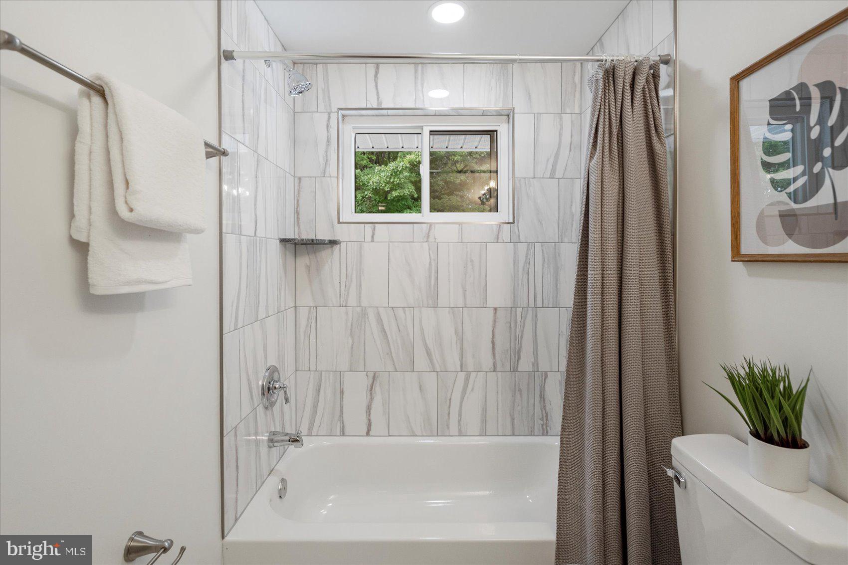 NORTH ENGLEWOOD - Residential