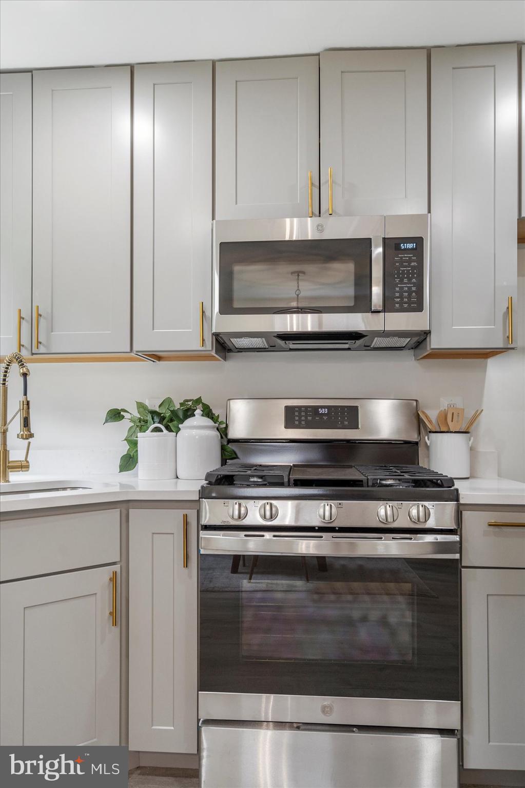 NORTH ENGLEWOOD - Residential