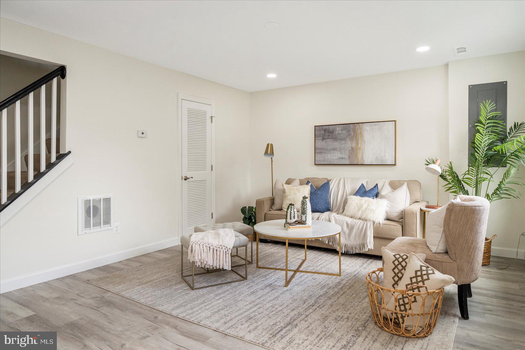 NORTH ENGLEWOOD - Residential