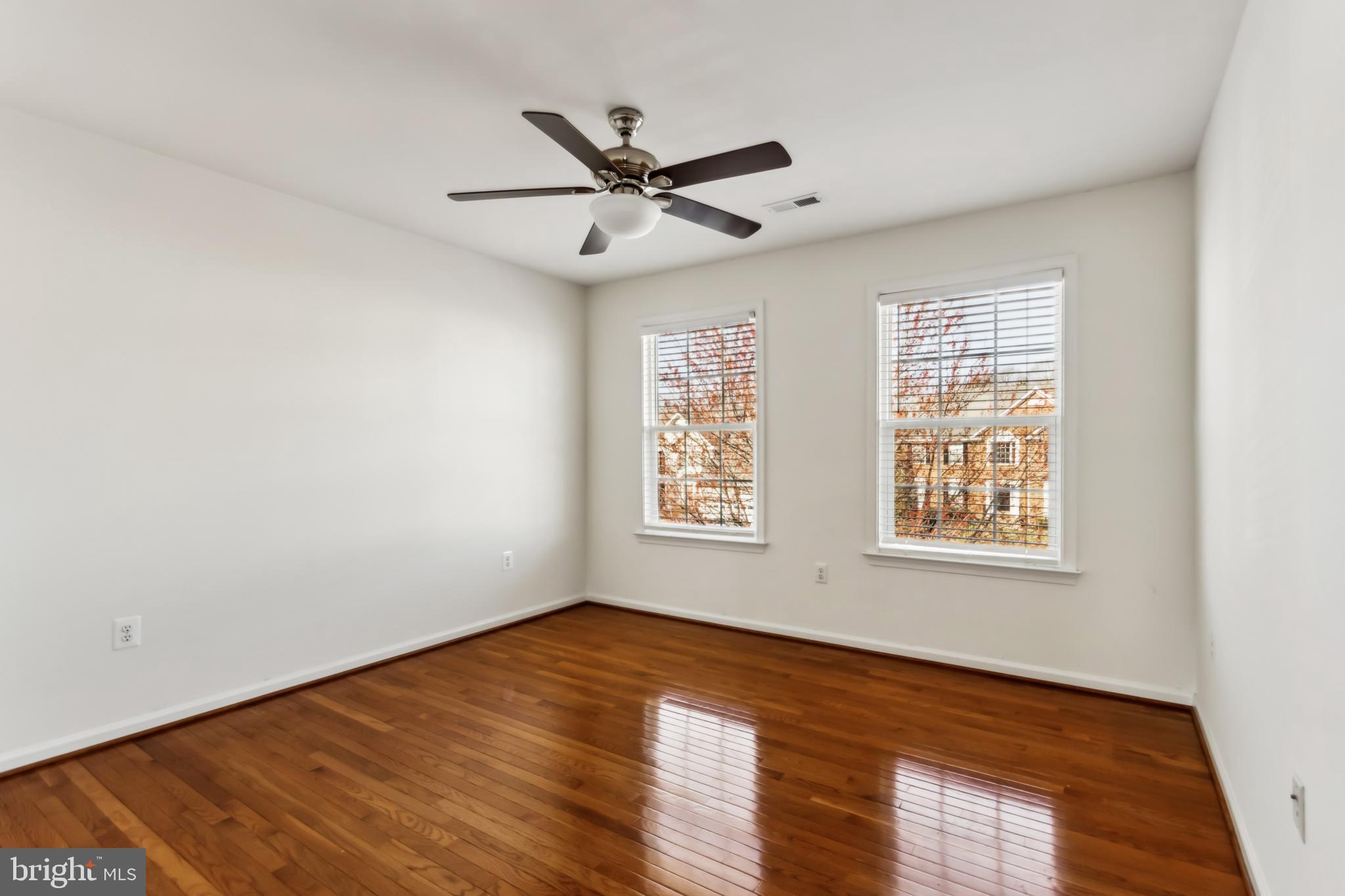 LEE'S CROSSING - Residential