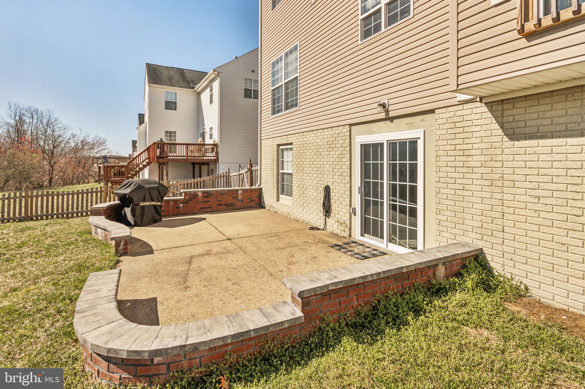 LEE'S CROSSING - Residential