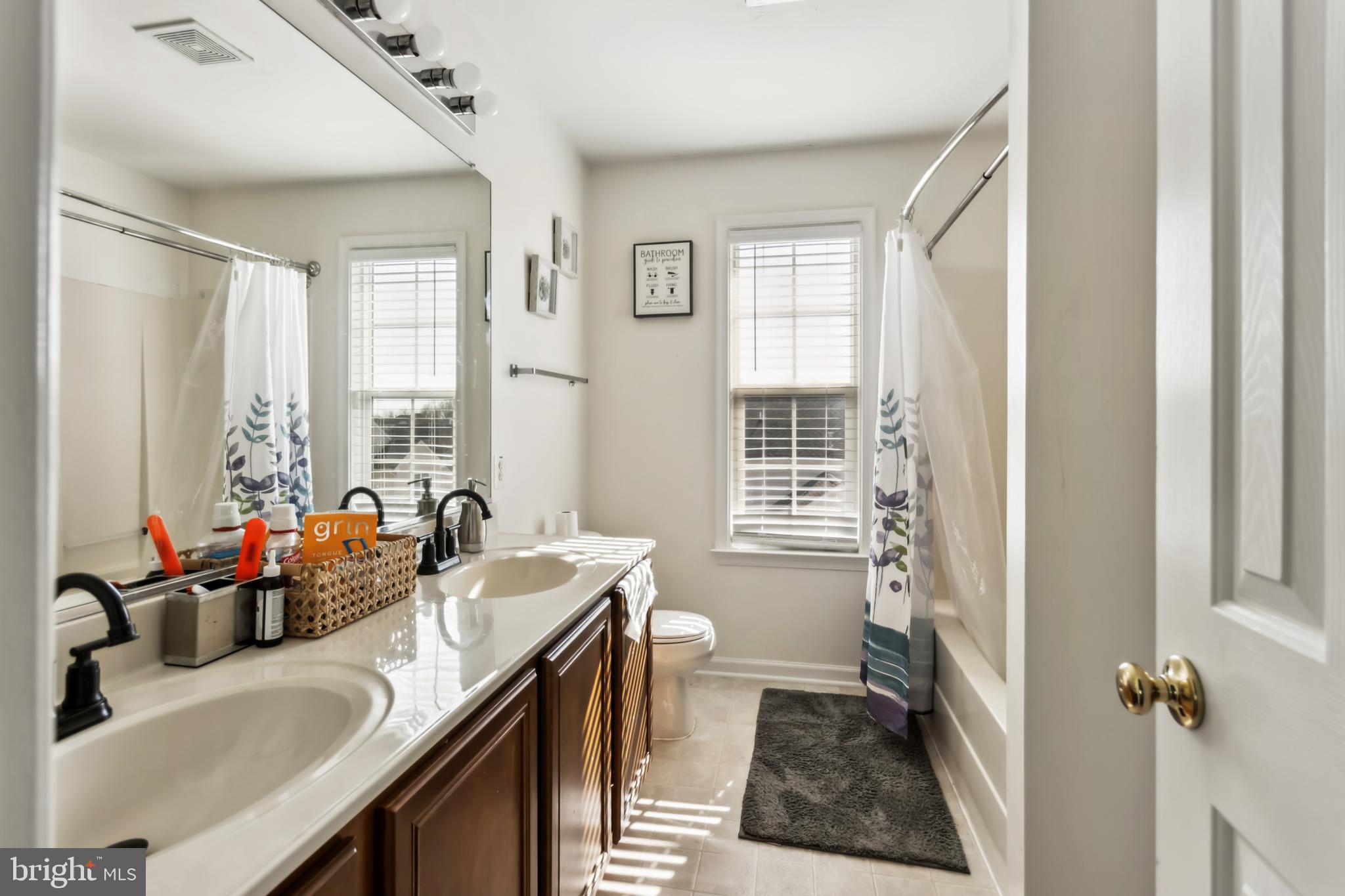 LEE'S CROSSING - Residential