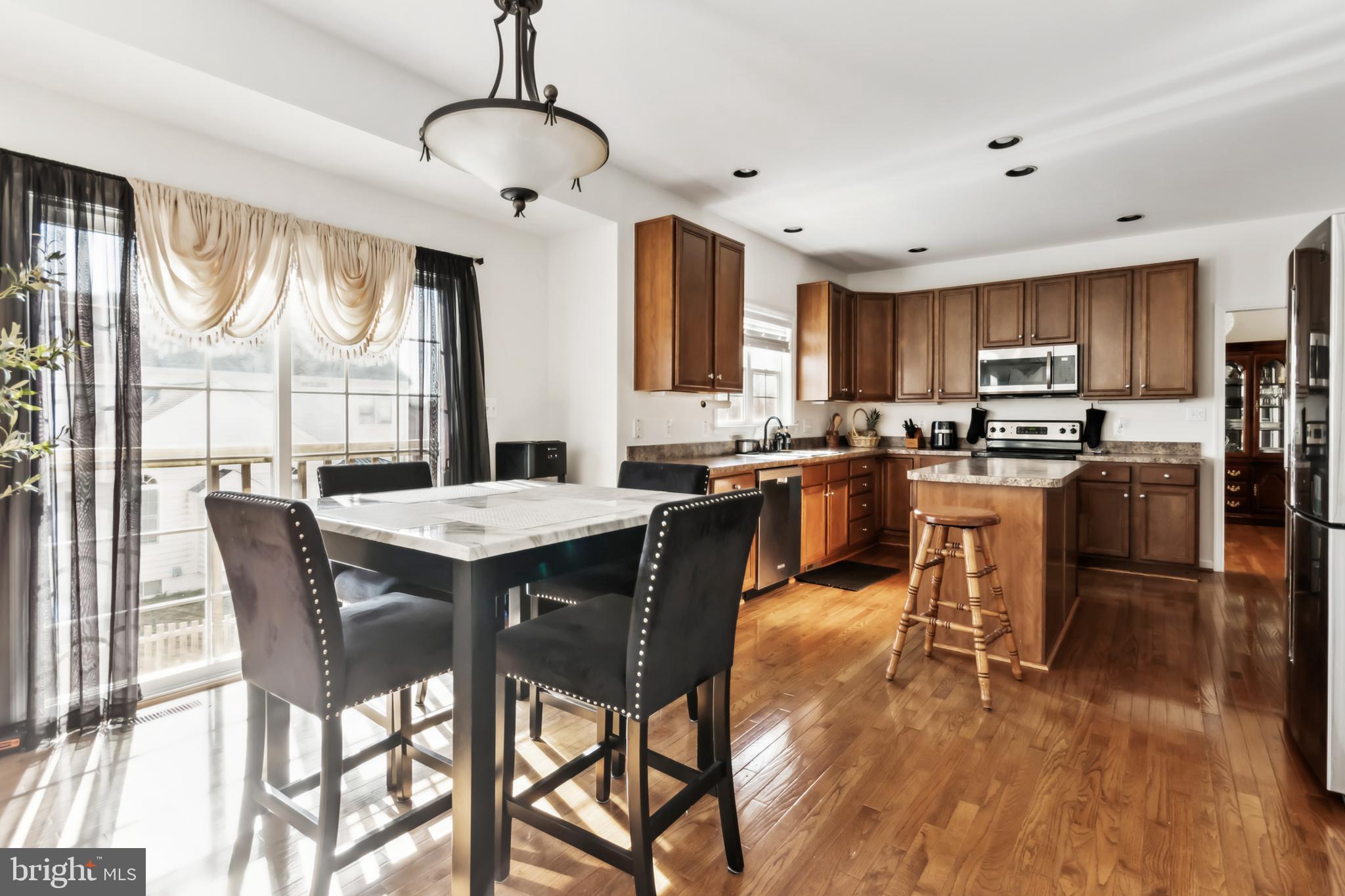 LEE'S CROSSING - Residential