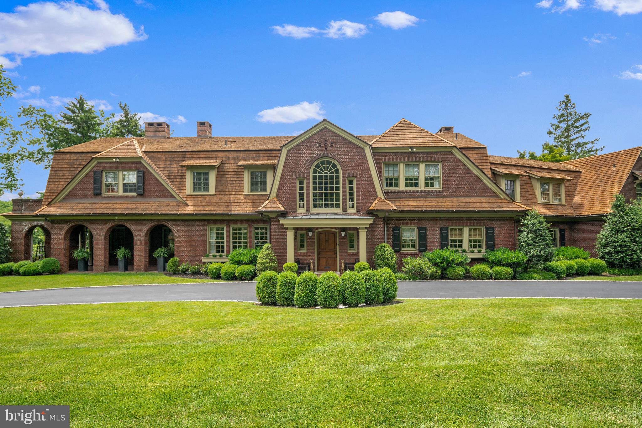 CHESTNUT HILL - Residential