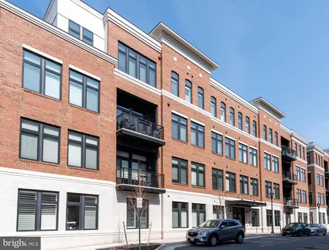 2 Stationmaster Street SE Unit 302, Leesburg, VA 20175 - MLS#: VALO2086892