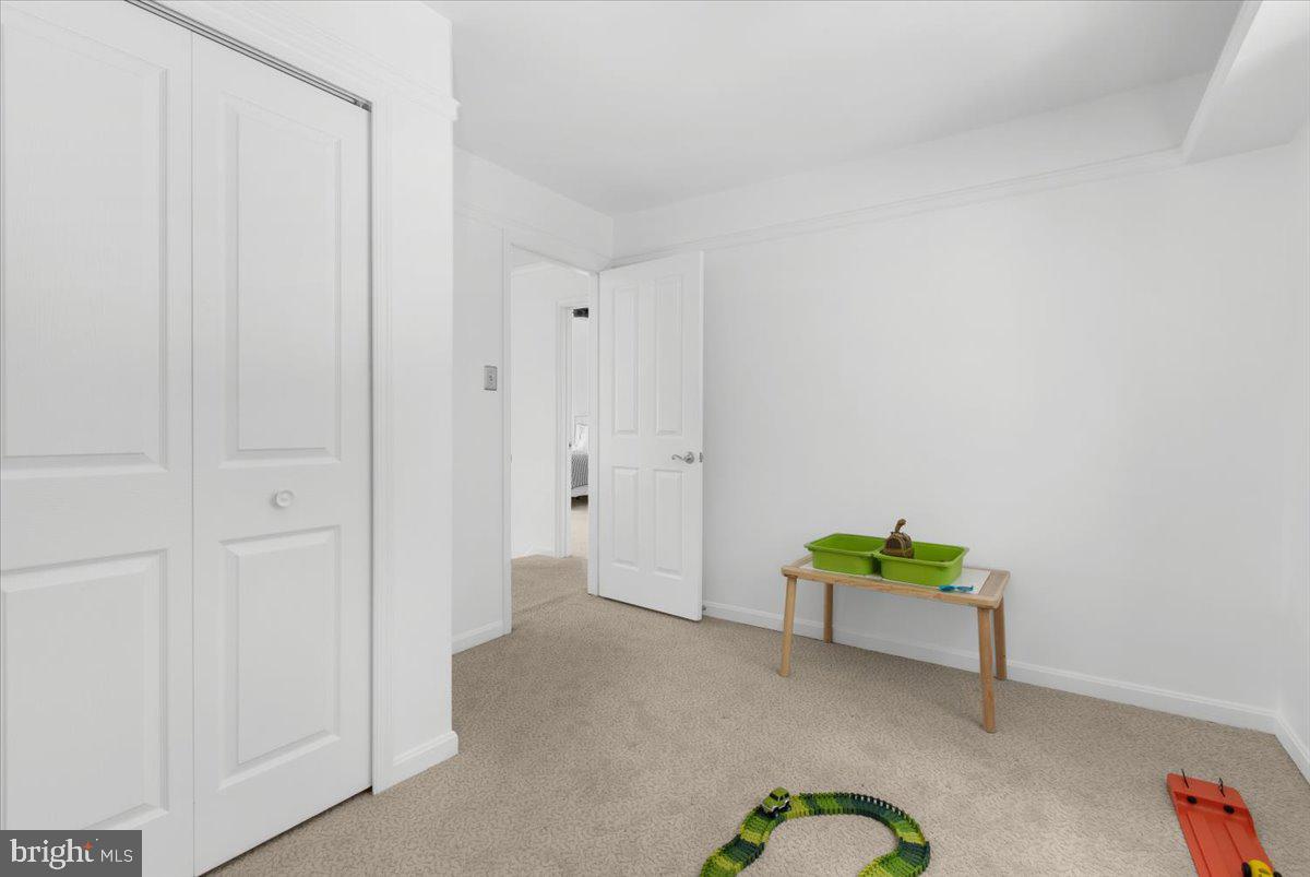 COURTS OF FOUR SEASONS - Residential