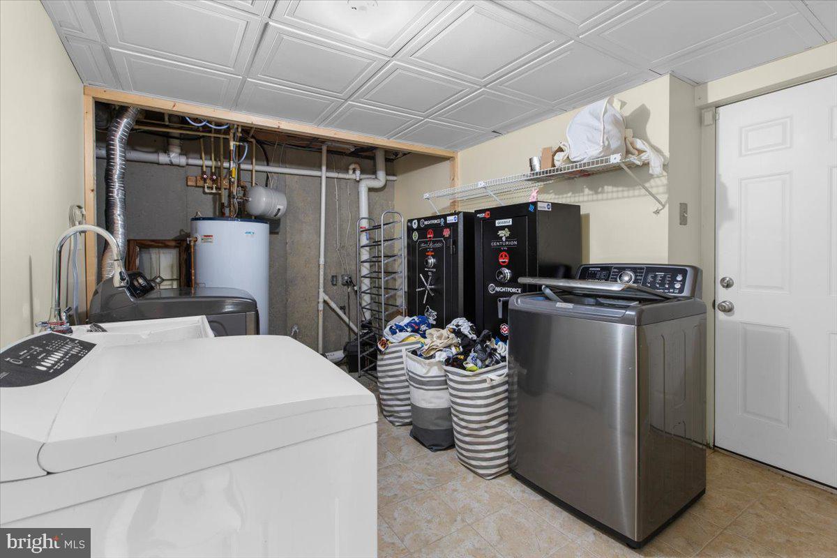 COURTS OF FOUR SEASONS - Residential