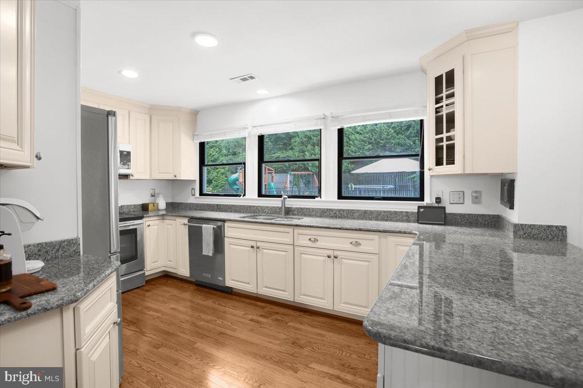 COURTS OF FOUR SEASONS - Residential