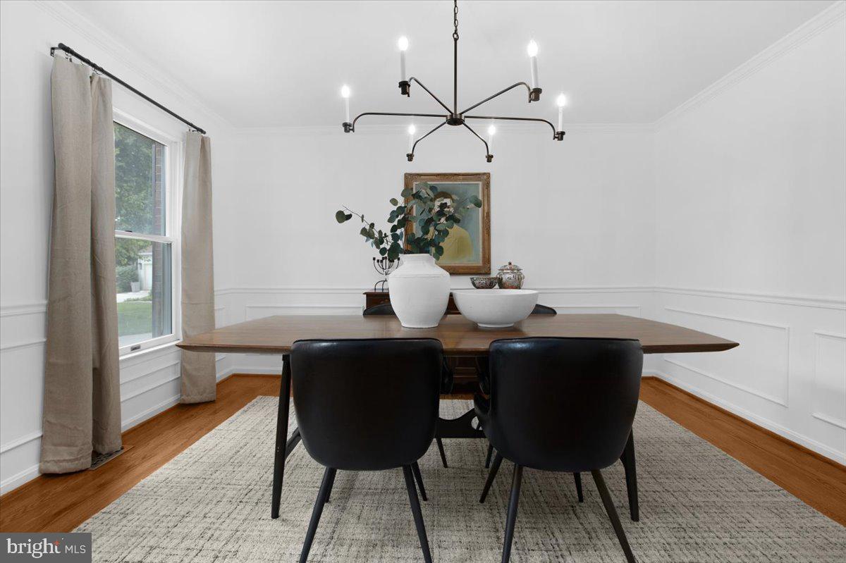 COURTS OF FOUR SEASONS - Residential