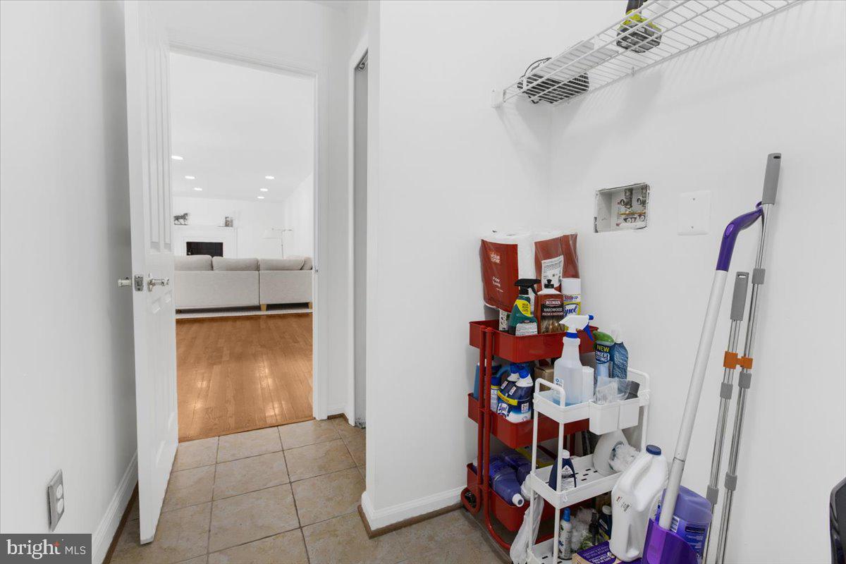 COURTS OF FOUR SEASONS - Residential