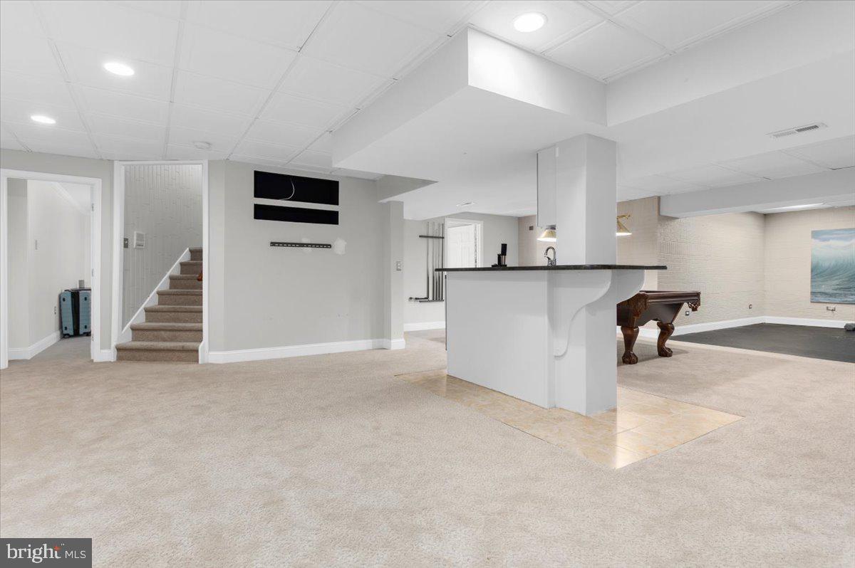 COURTS OF FOUR SEASONS - Residential