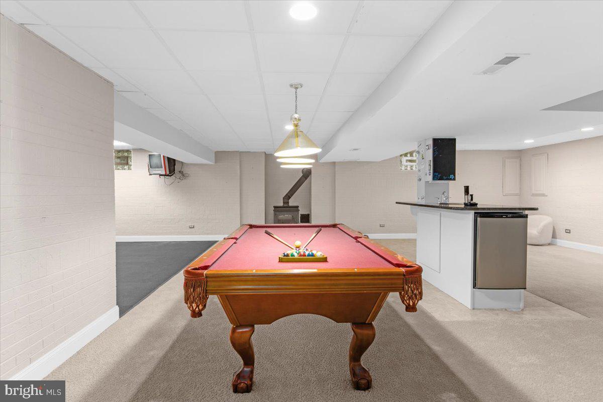 COURTS OF FOUR SEASONS - Residential