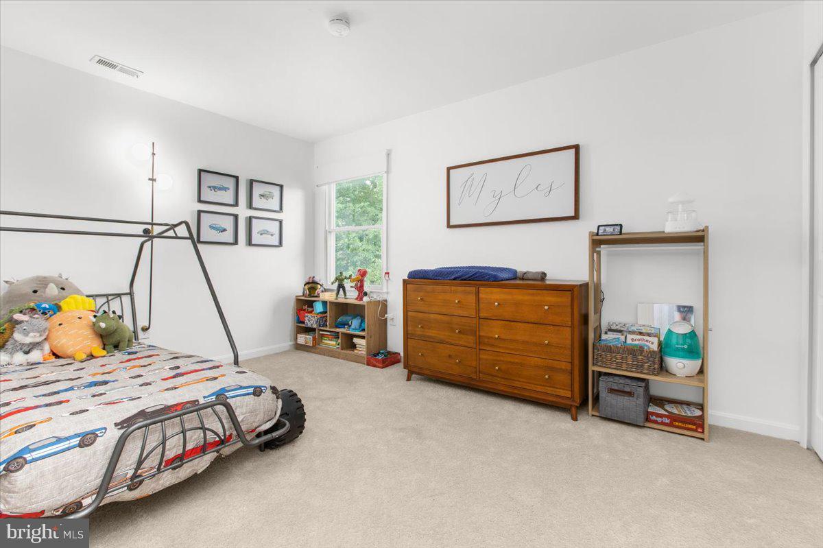 COURTS OF FOUR SEASONS - Residential