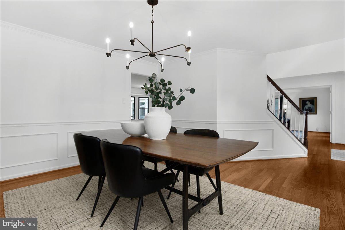 COURTS OF FOUR SEASONS - Residential