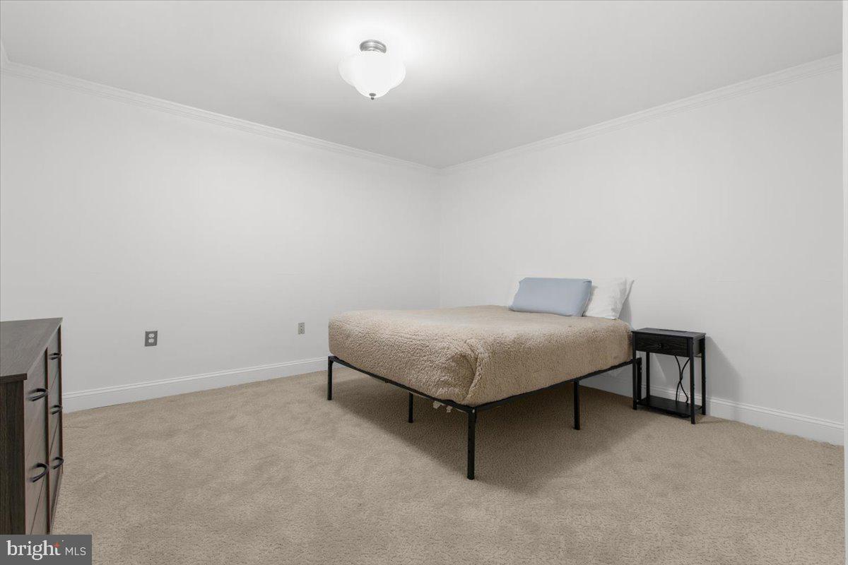 COURTS OF FOUR SEASONS - Residential