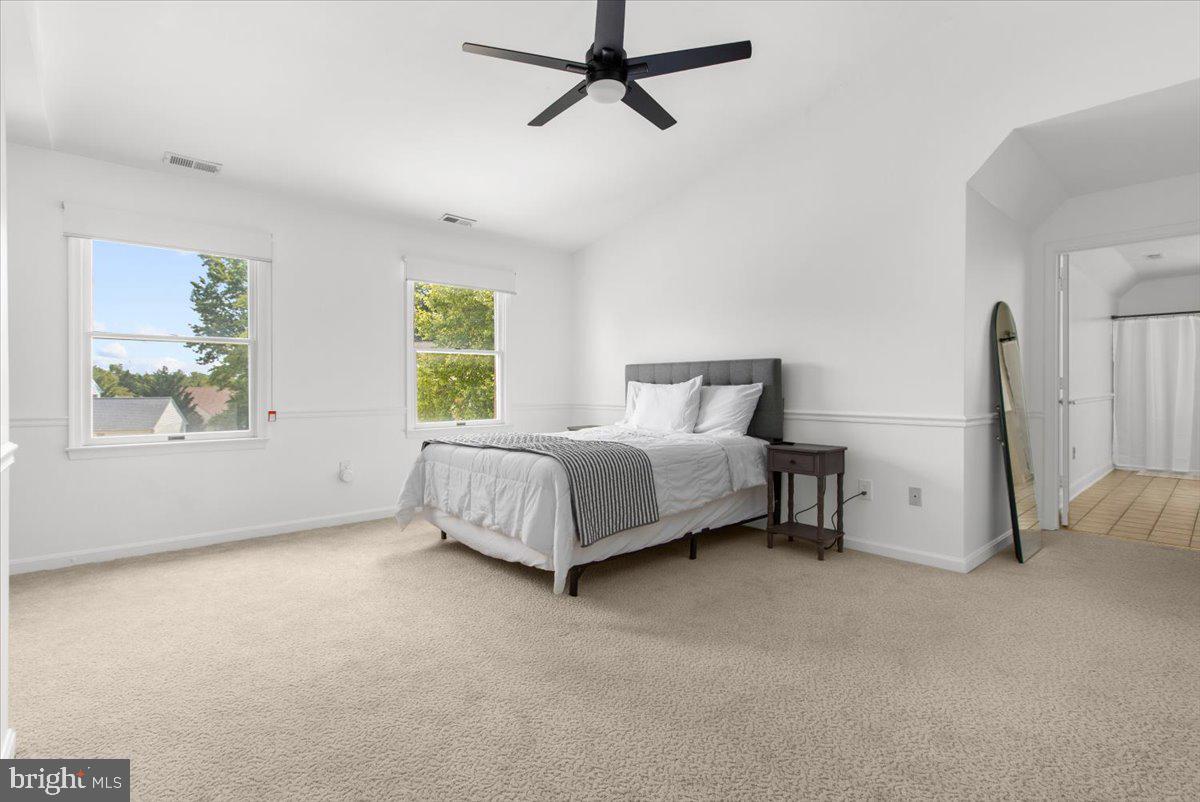 COURTS OF FOUR SEASONS - Residential