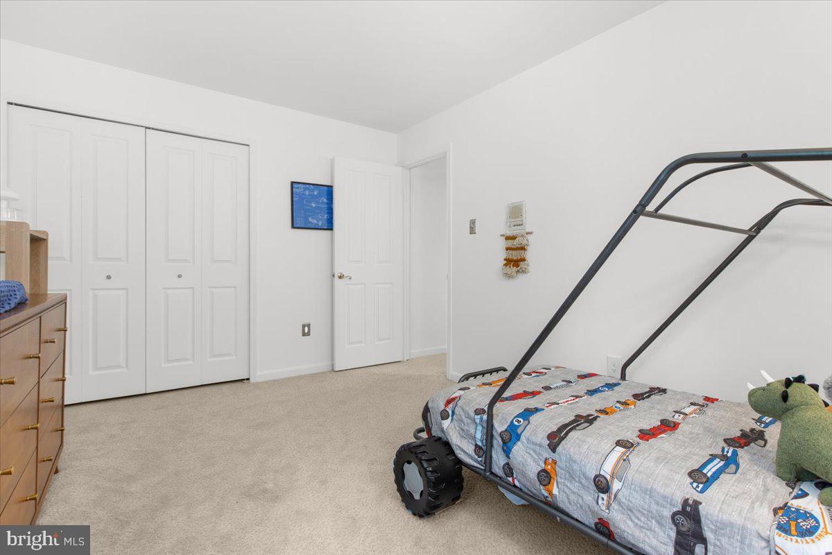 COURTS OF FOUR SEASONS - Residential