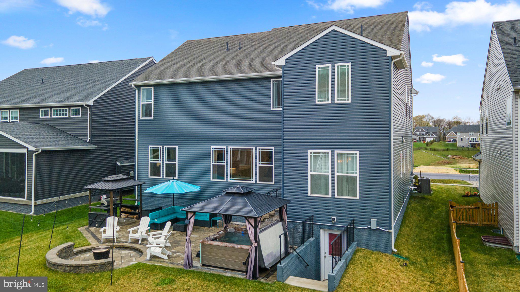 TALLYN RIDGE - Residential