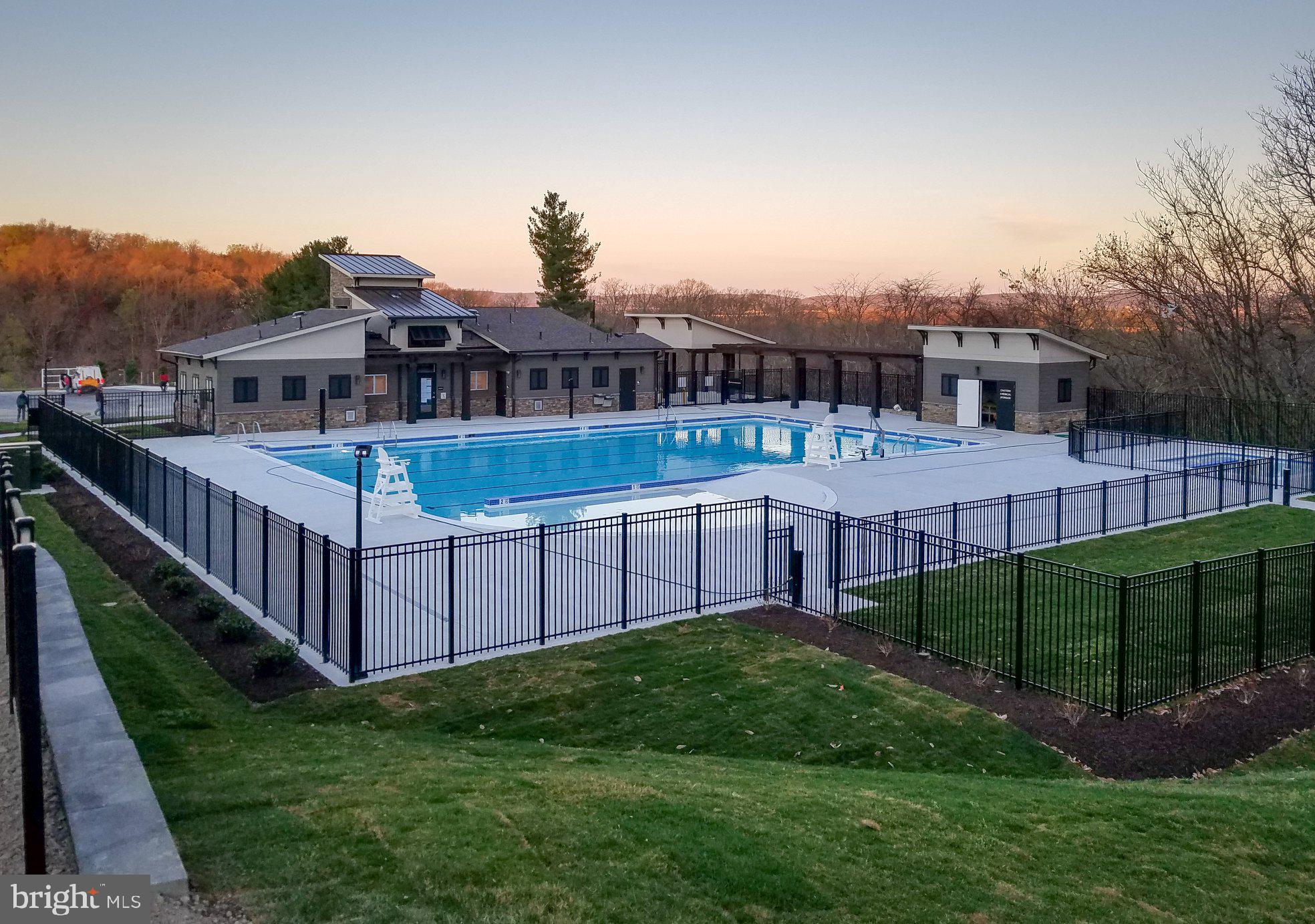 TALLYN RIDGE - Residential