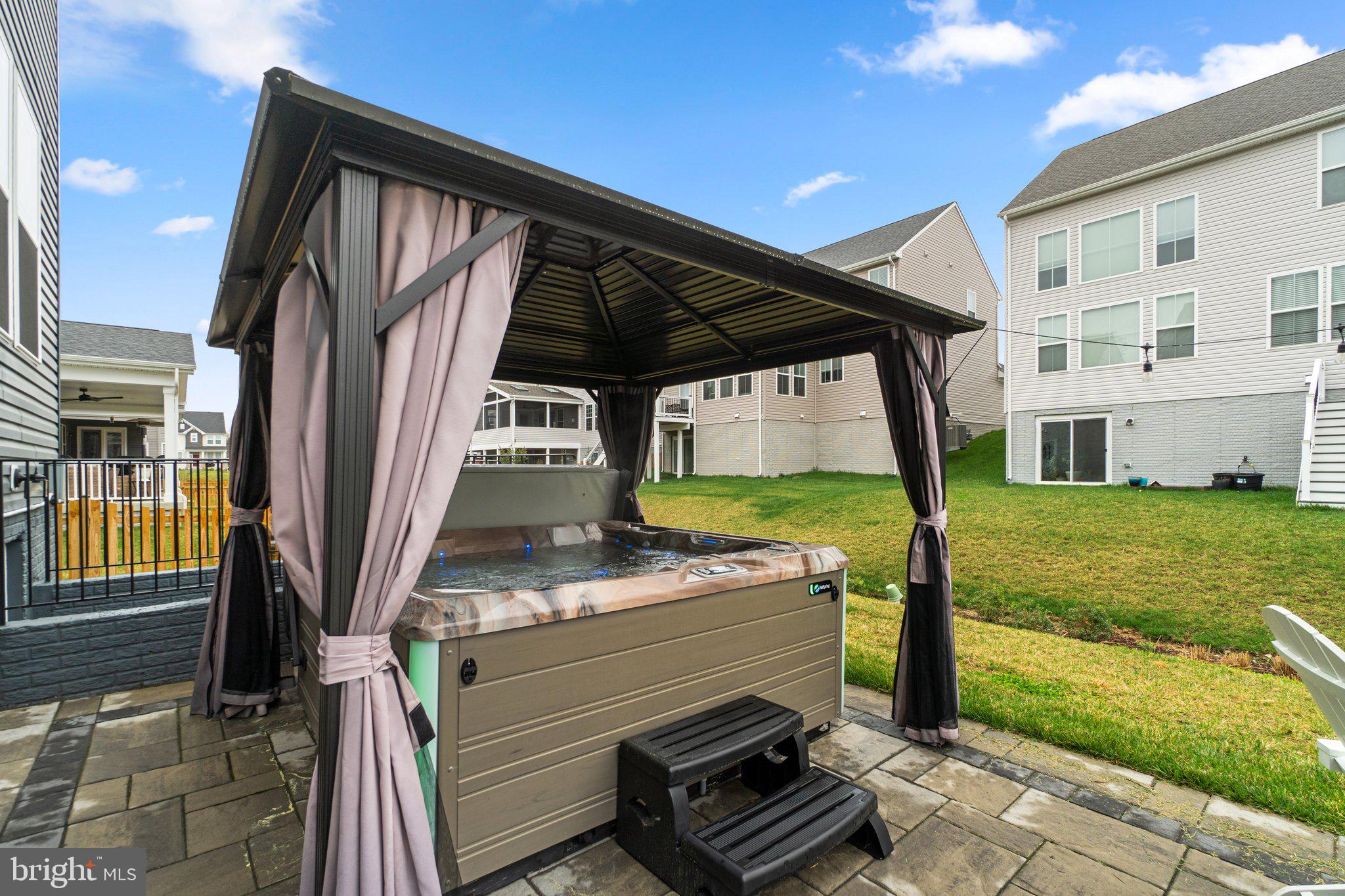 TALLYN RIDGE - Residential