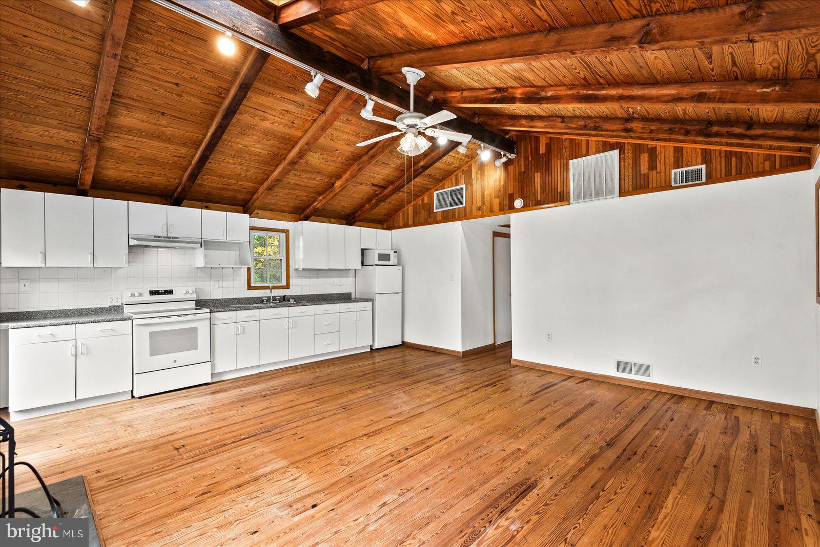 WESTMORELAND SHORES - Residential