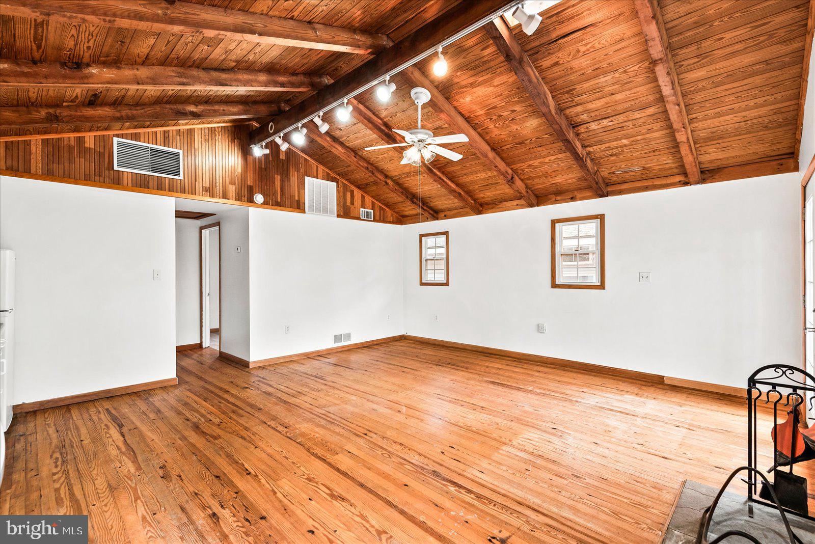 WESTMORELAND SHORES - Residential