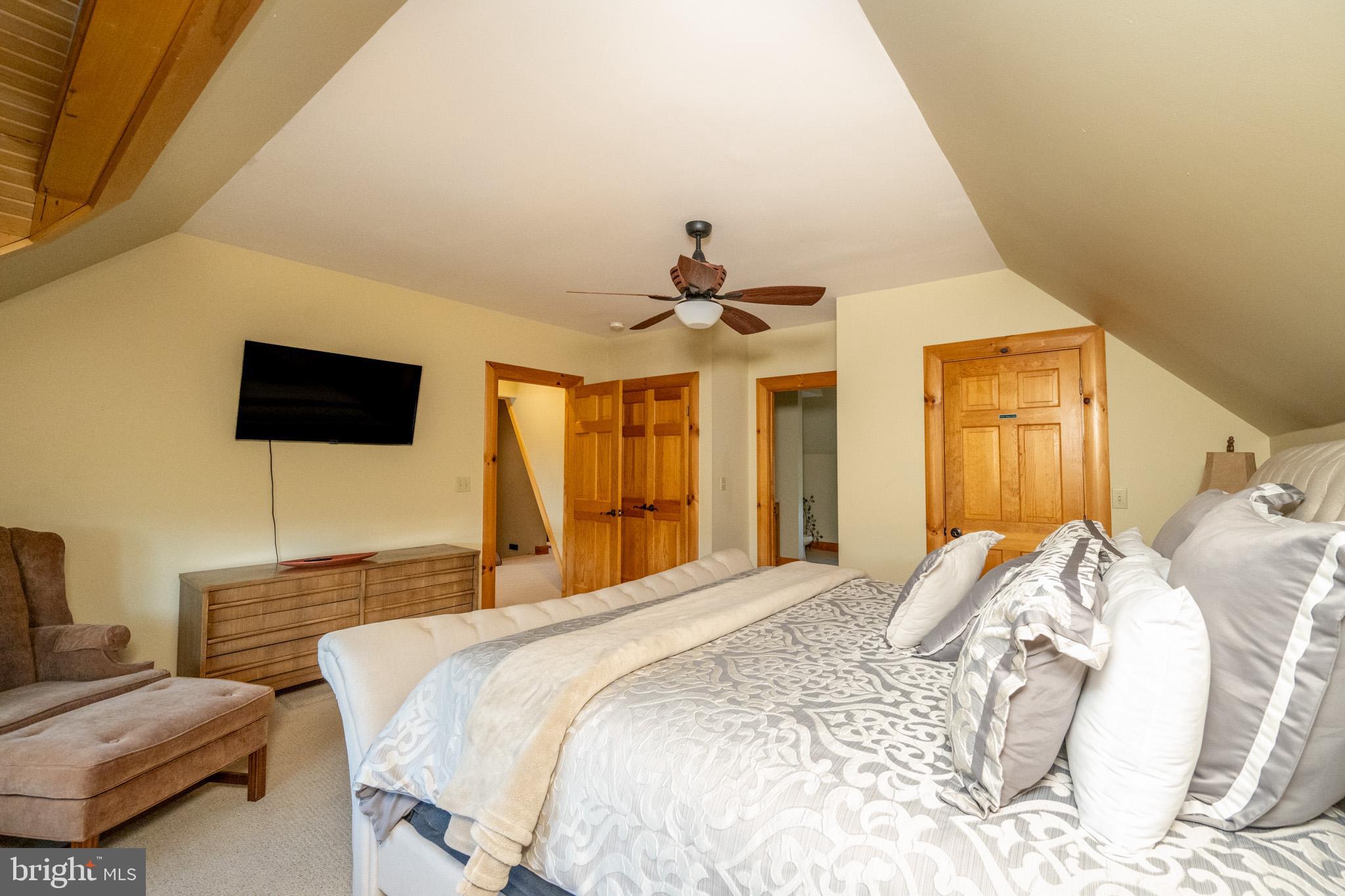 WATERFRONT GREENS - Residential