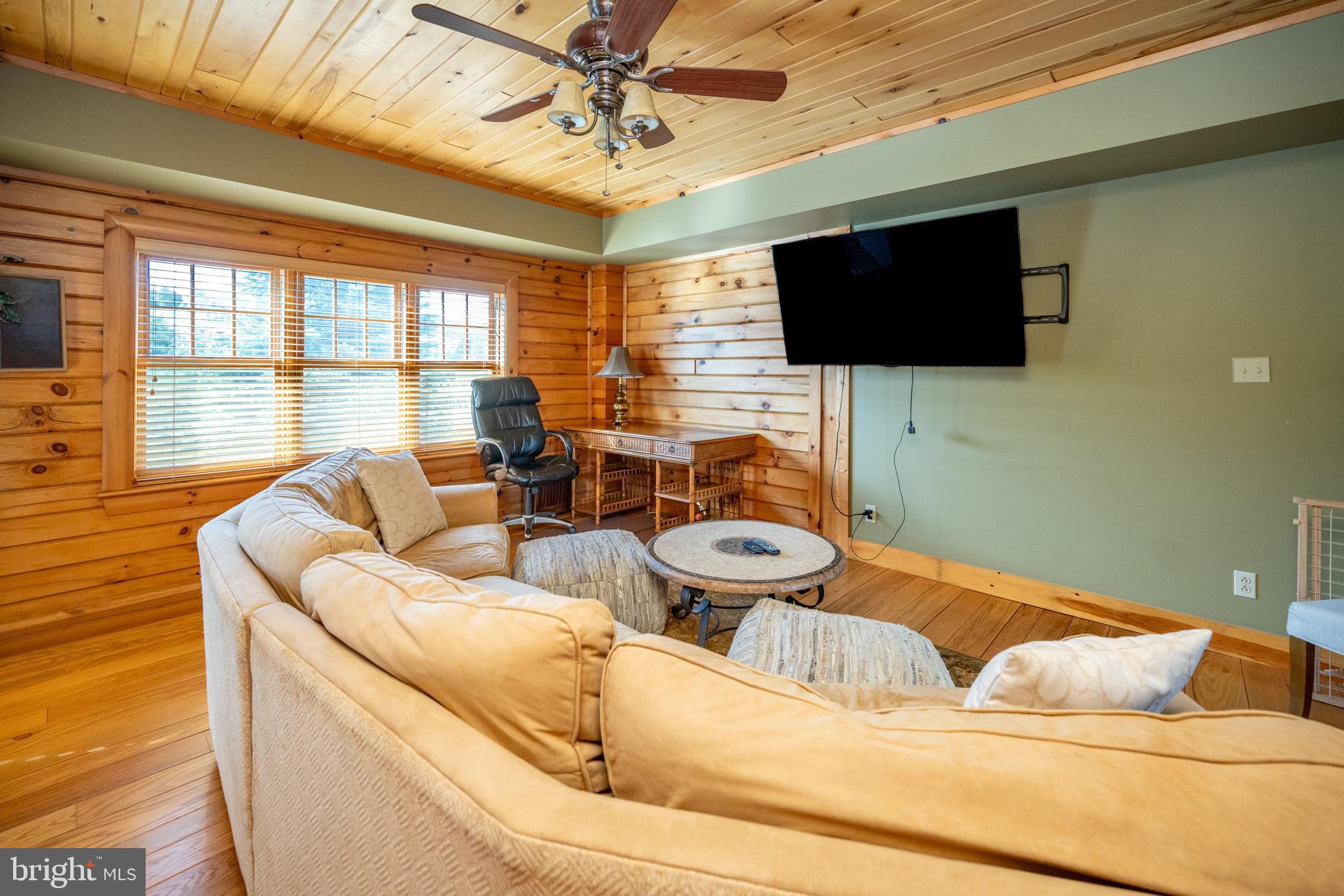 WATERFRONT GREENS - Residential