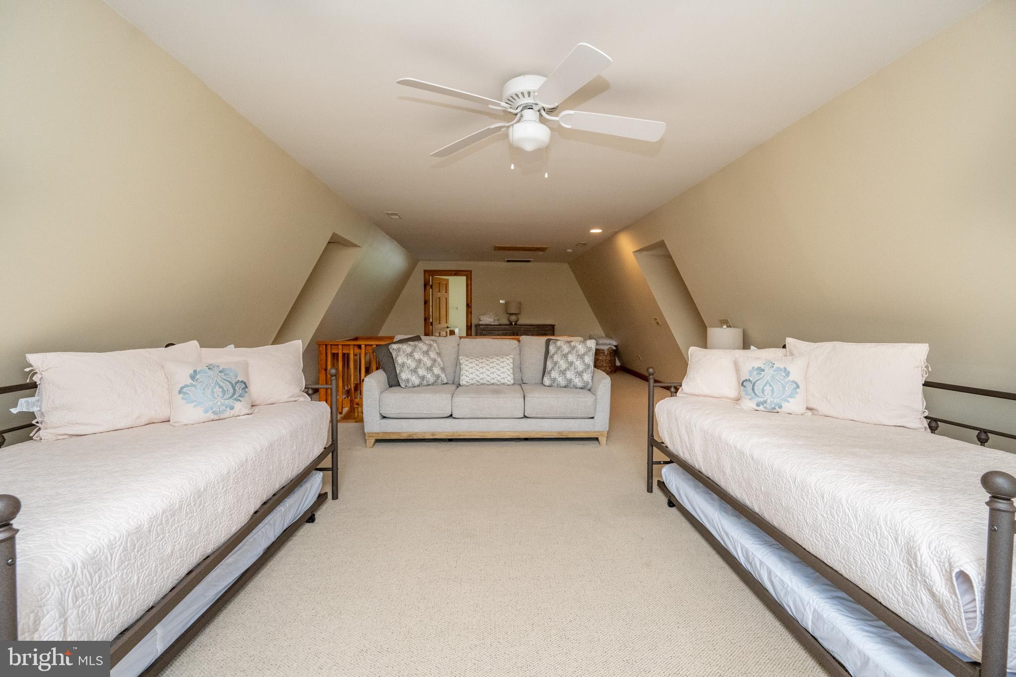 WATERFRONT GREENS - Residential