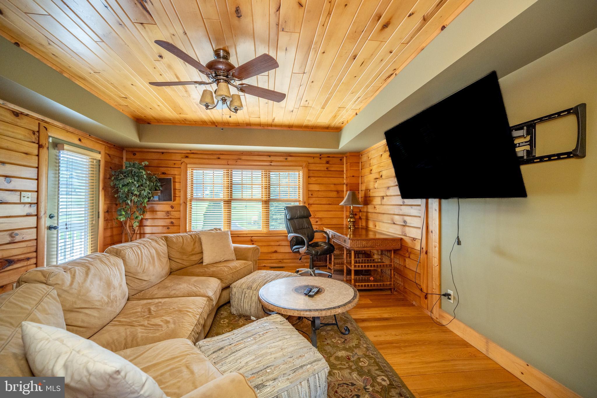 WATERFRONT GREENS - Residential