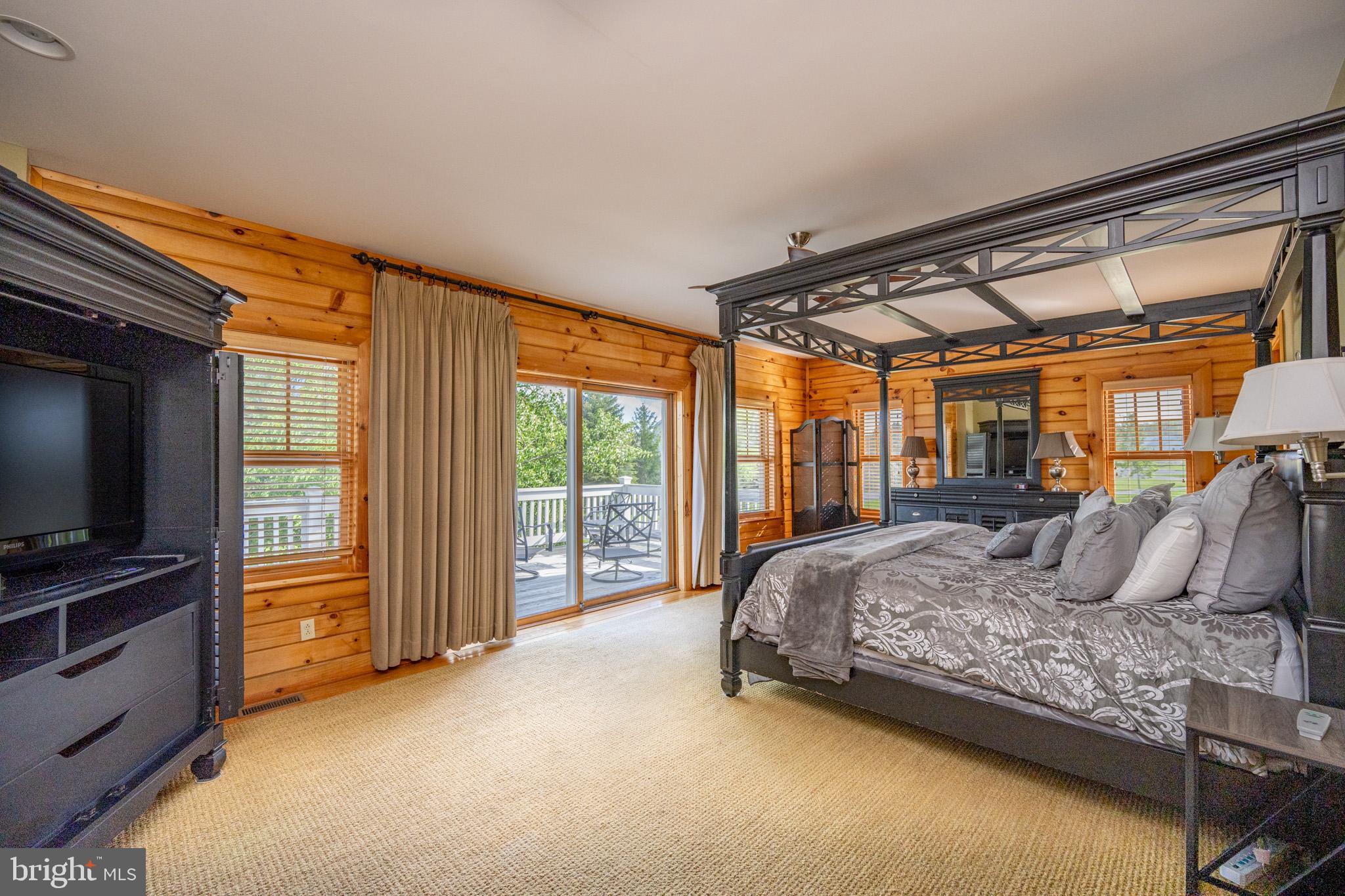 WATERFRONT GREENS - Residential