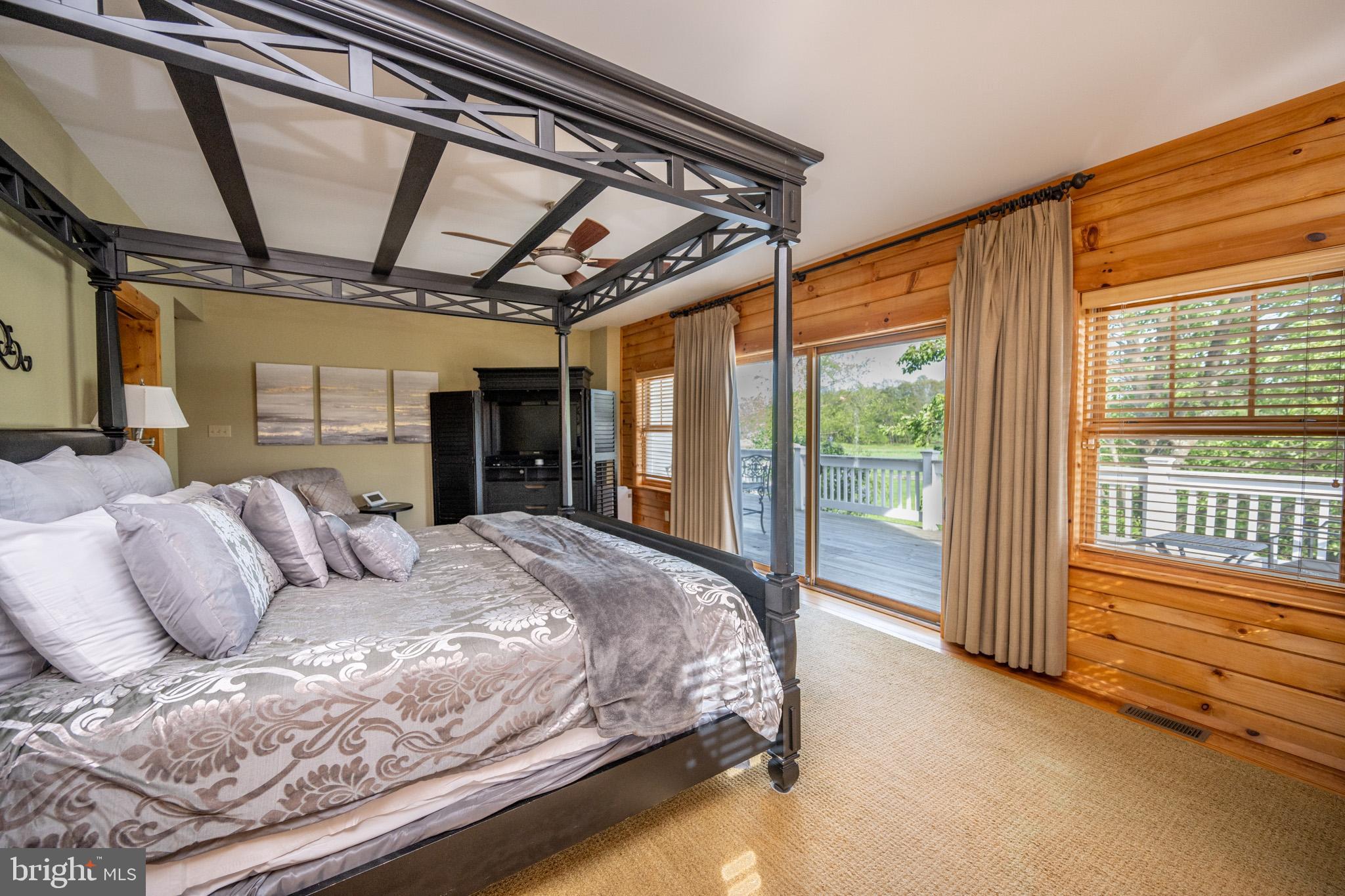 WATERFRONT GREENS - Residential