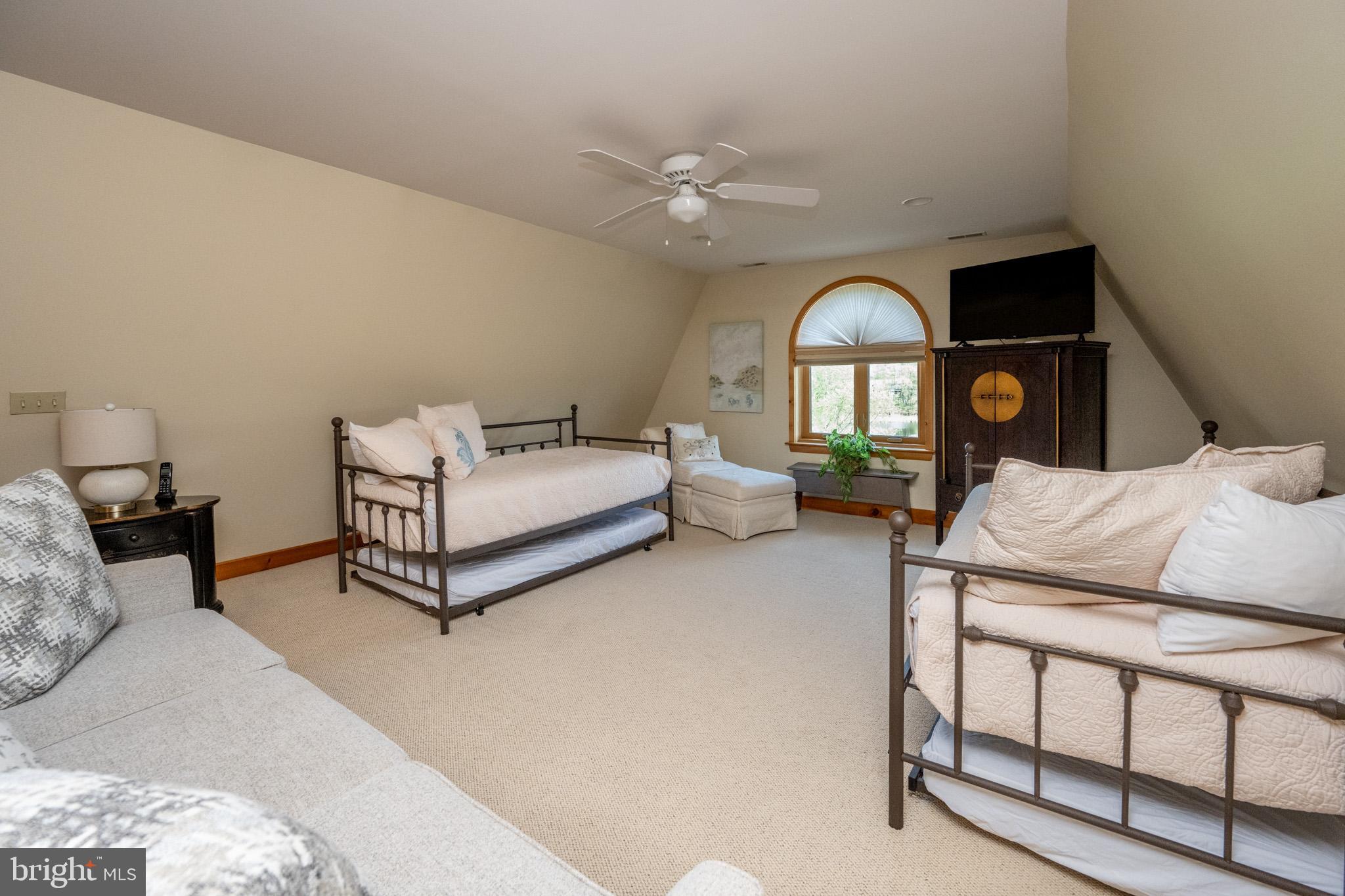 WATERFRONT GREENS - Residential