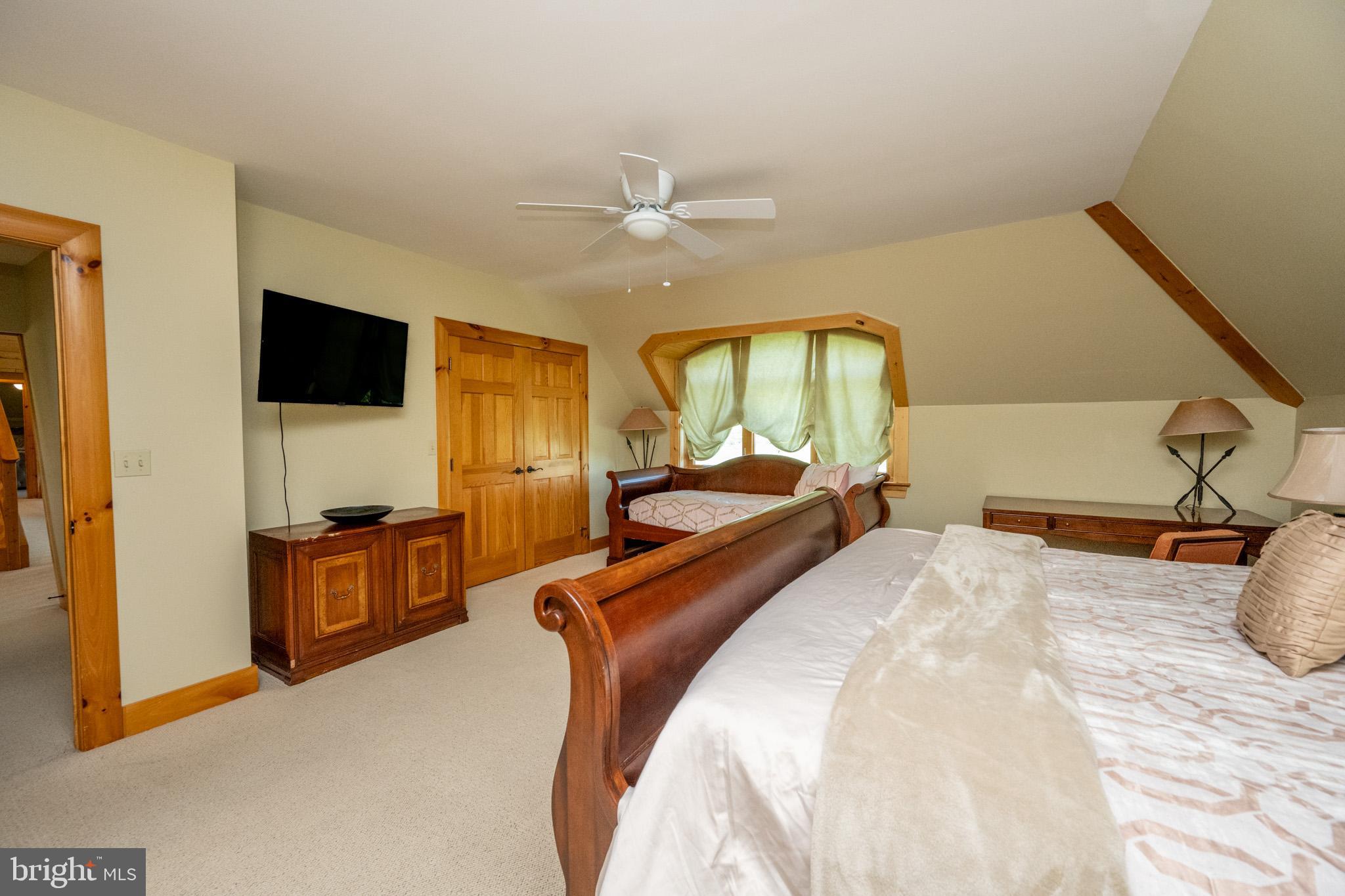 WATERFRONT GREENS - Residential