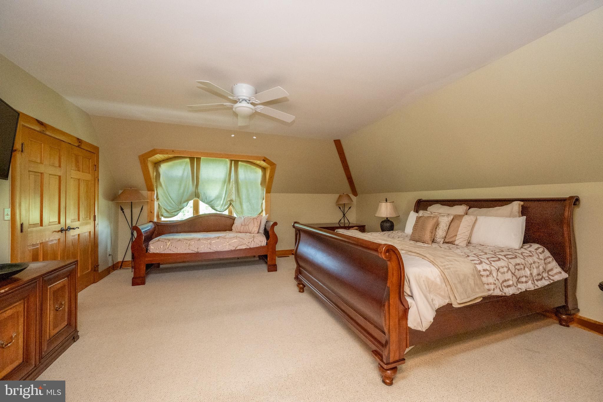 WATERFRONT GREENS - Residential