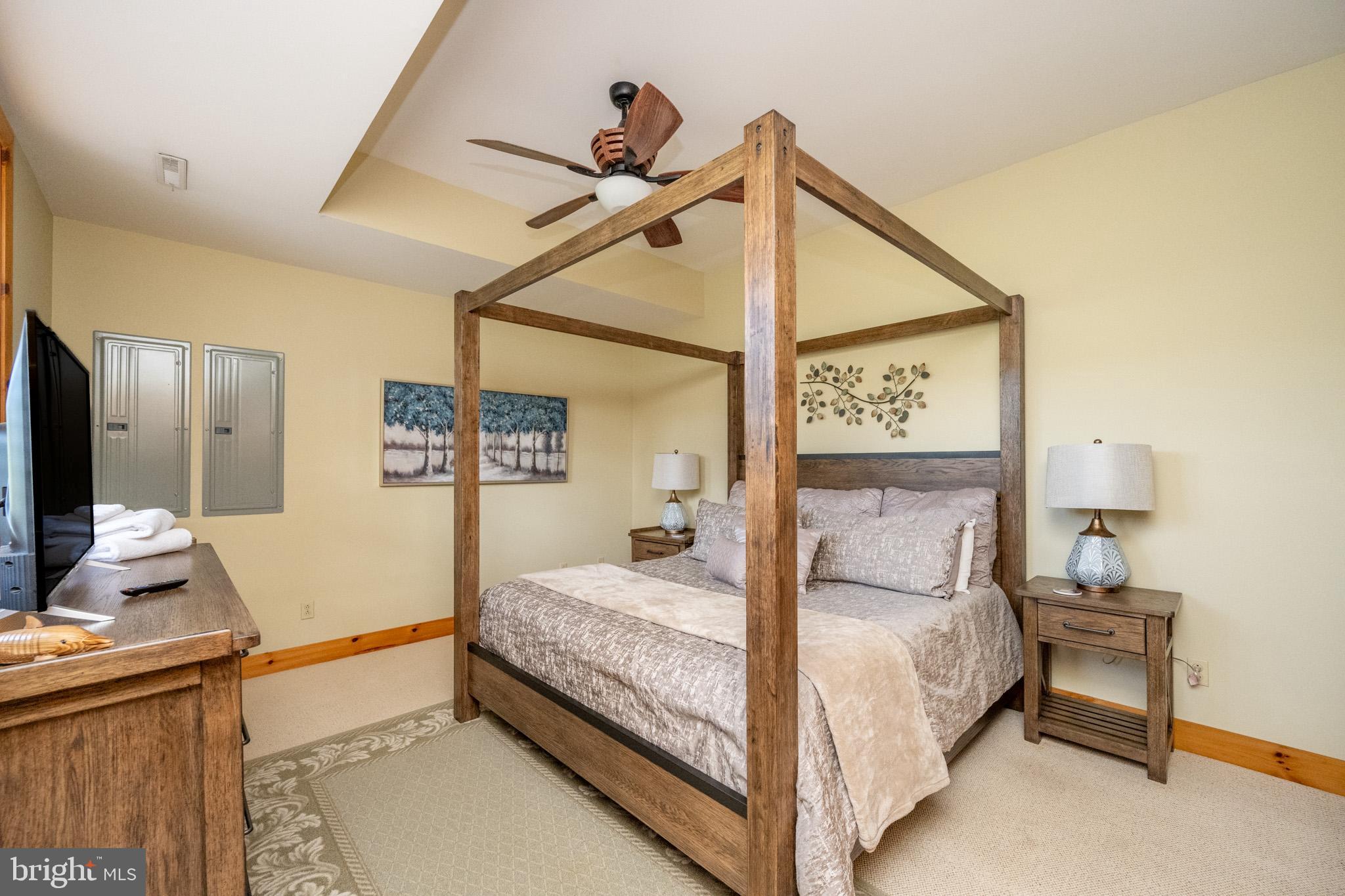 WATERFRONT GREENS - Residential