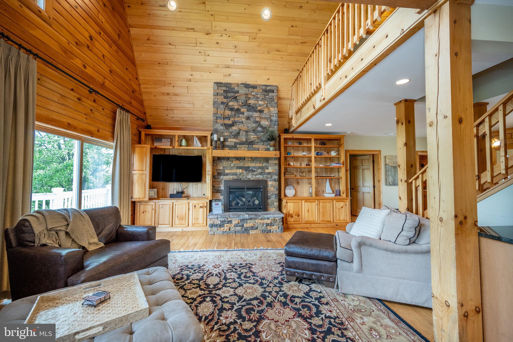 WATERFRONT GREENS - Residential