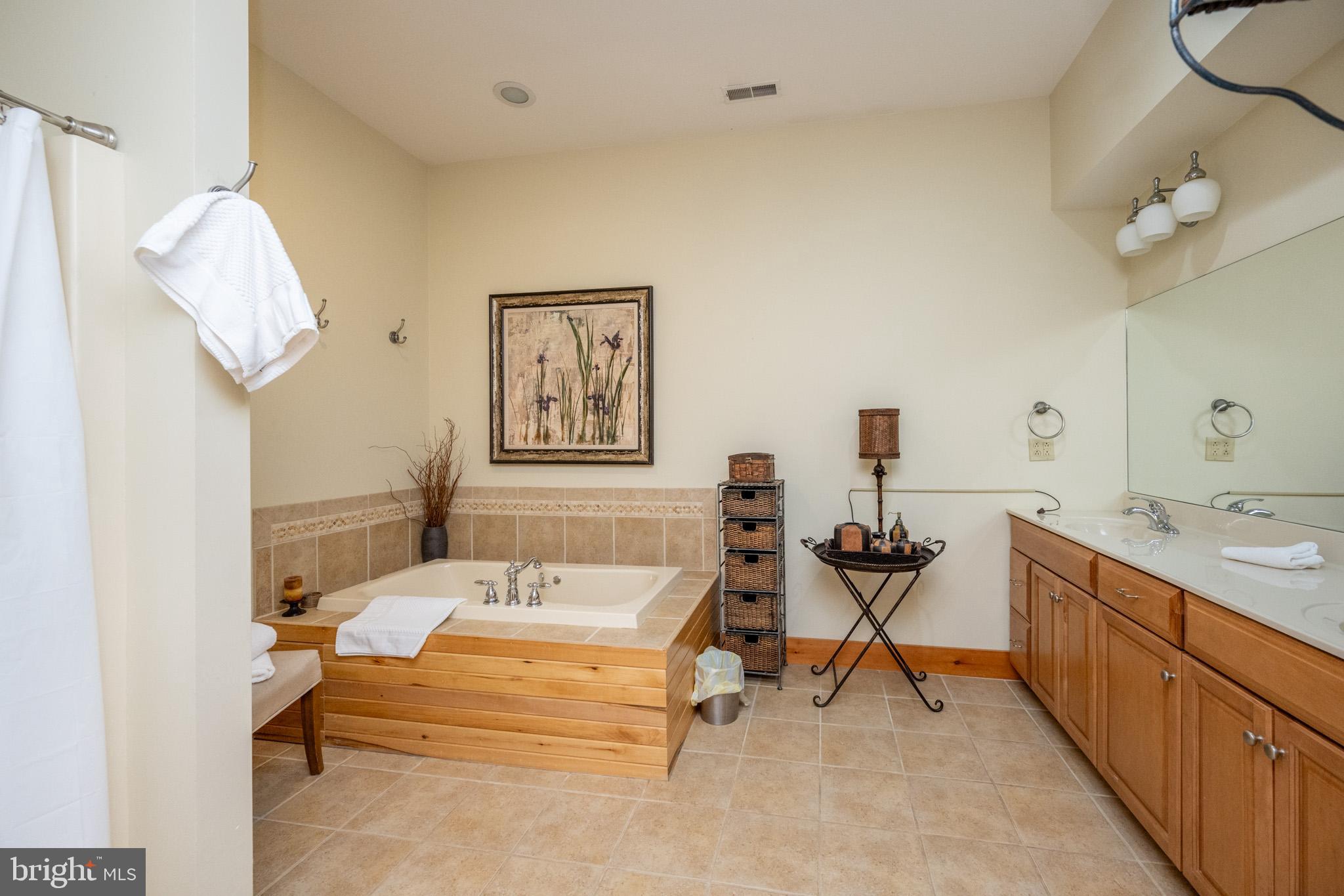 WATERFRONT GREENS - Residential